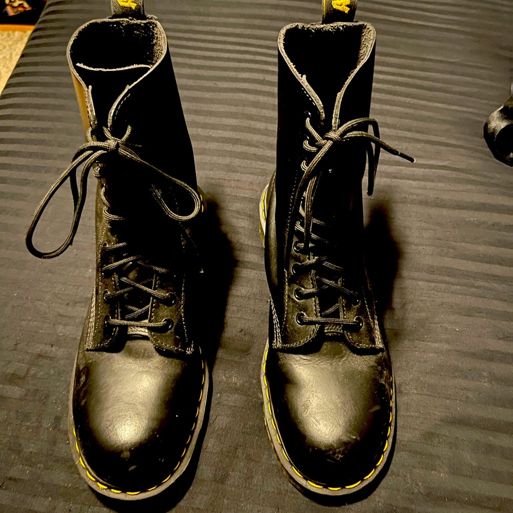 1490 smooth leather Doc Martens mid calf boots